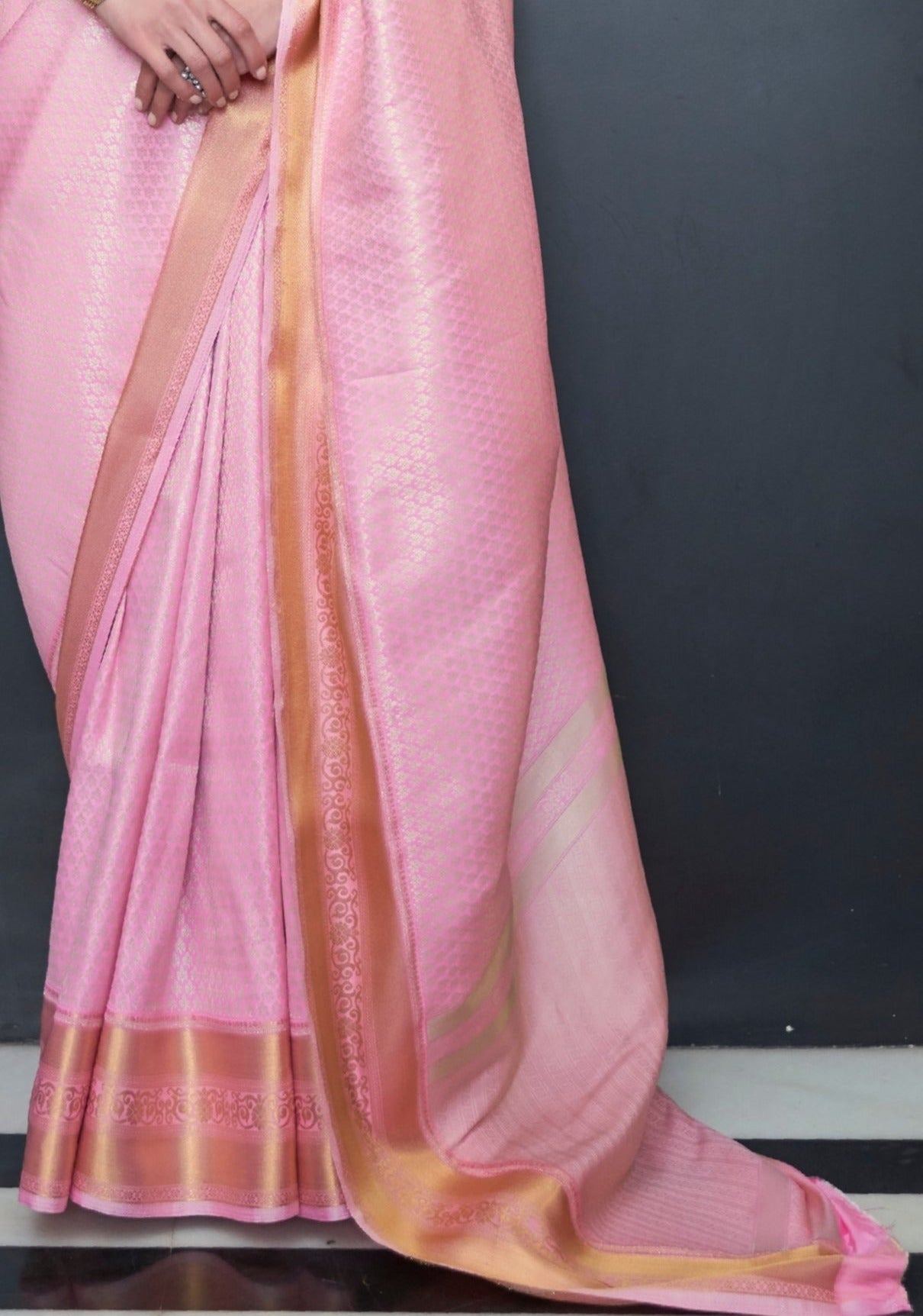 Soft Banarasi Silk Pastel Pink Handloom Saree pallu design