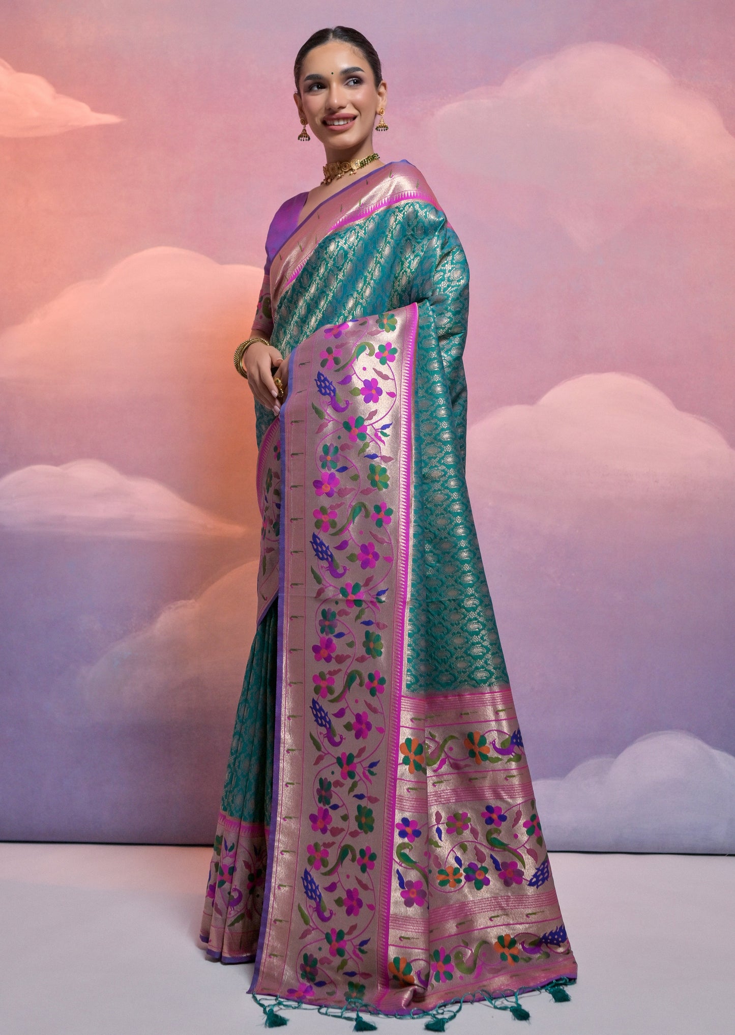 Triple muniya border paithani silk green pink handloom saree online shopping.