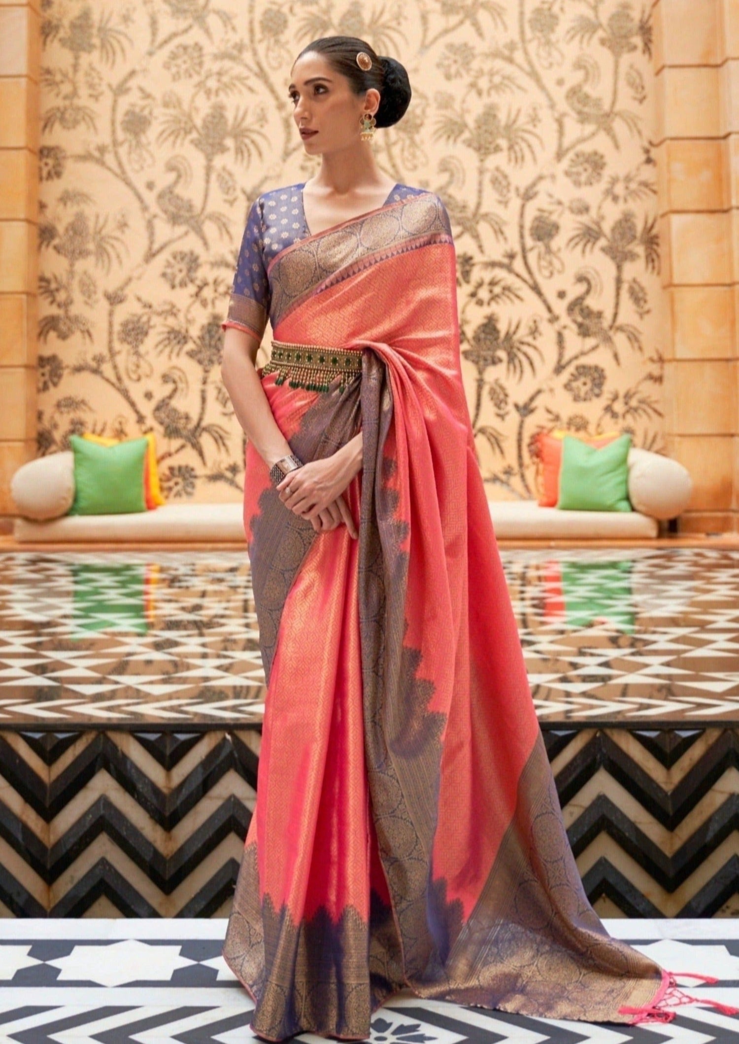 Blush Pink Kanjivaram Silk Saree with Contrasting Blouse Online – Sunasa