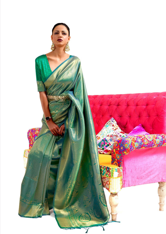Pure kanjivaram silk handloom green saree online shopping price.