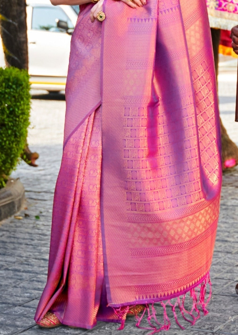 Royal Look Kanjivaram Silk Handloom Saree (Pink)