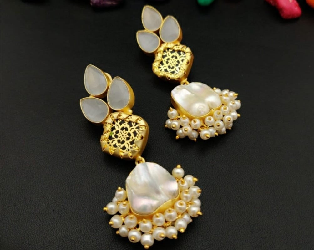 Chimerical Chic Grey Pearl Drop Earrings