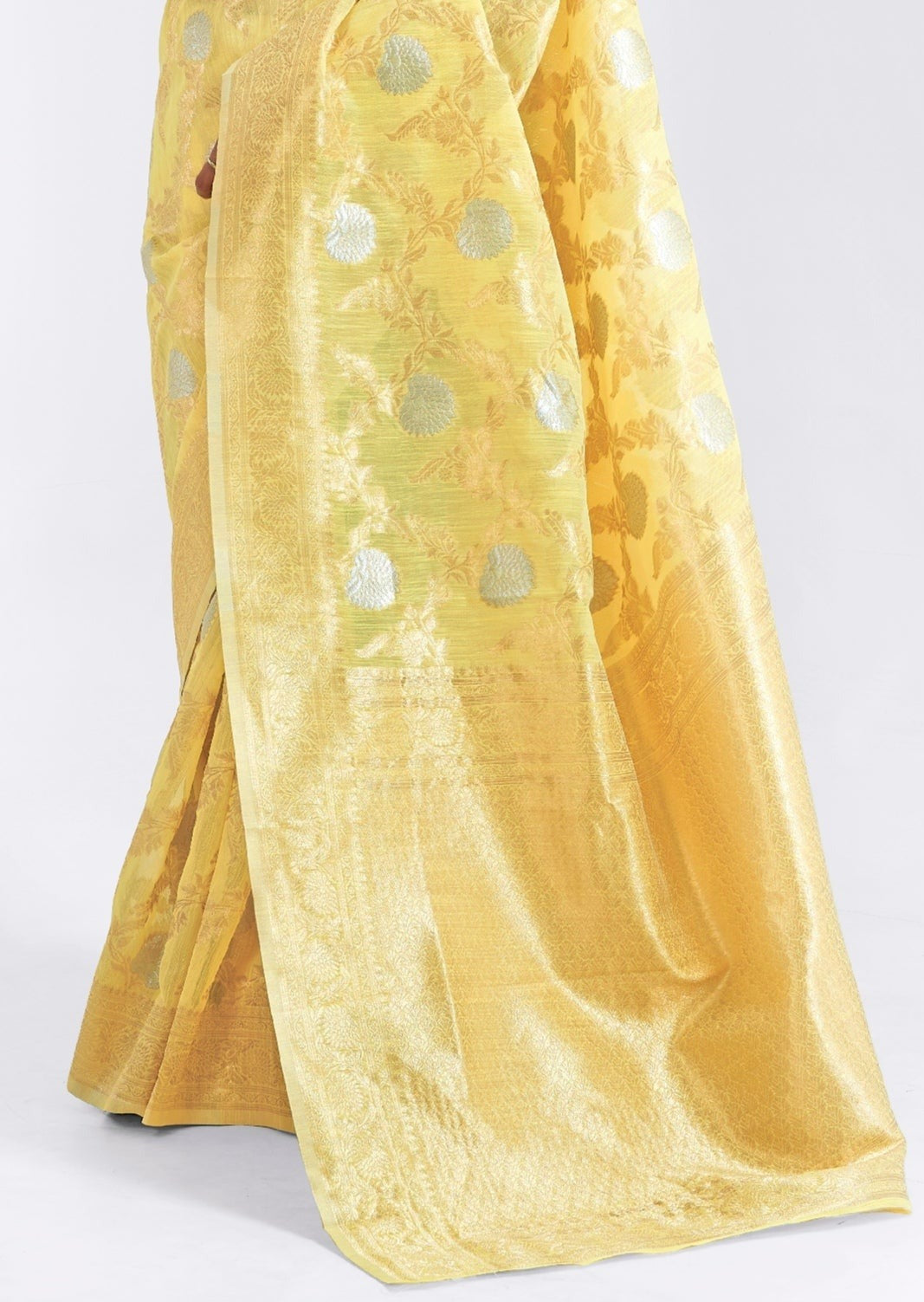 Beautiful yellow saree pallu