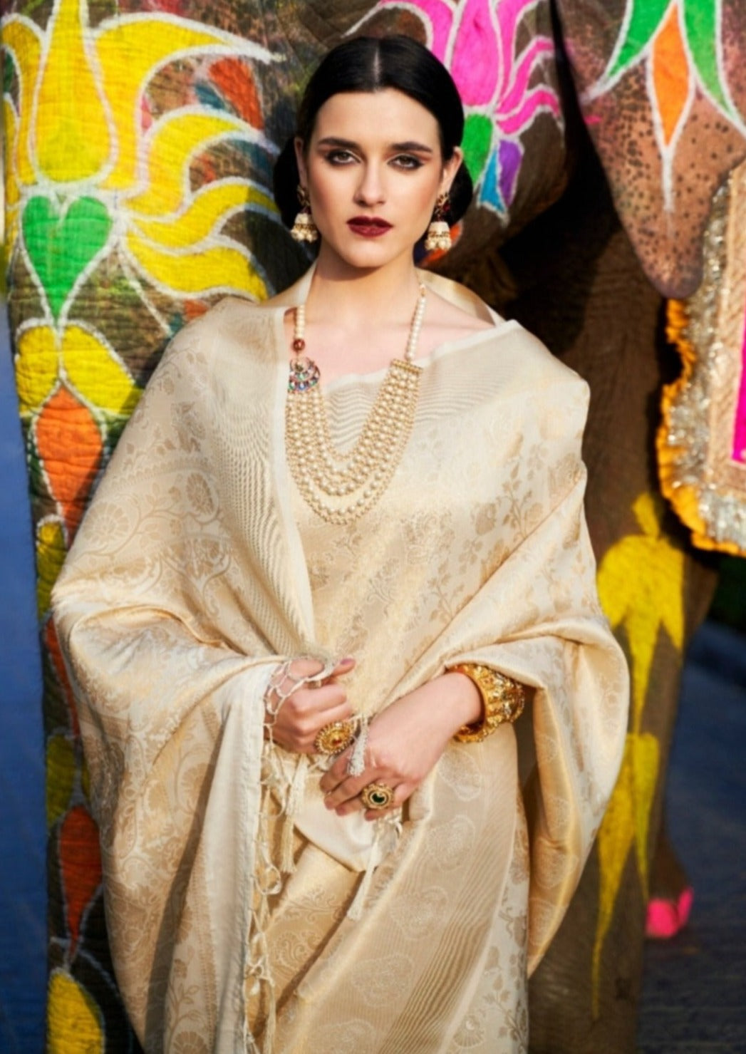 Cream Kanjivaram Silk Handloom Saree With Gold Zari
