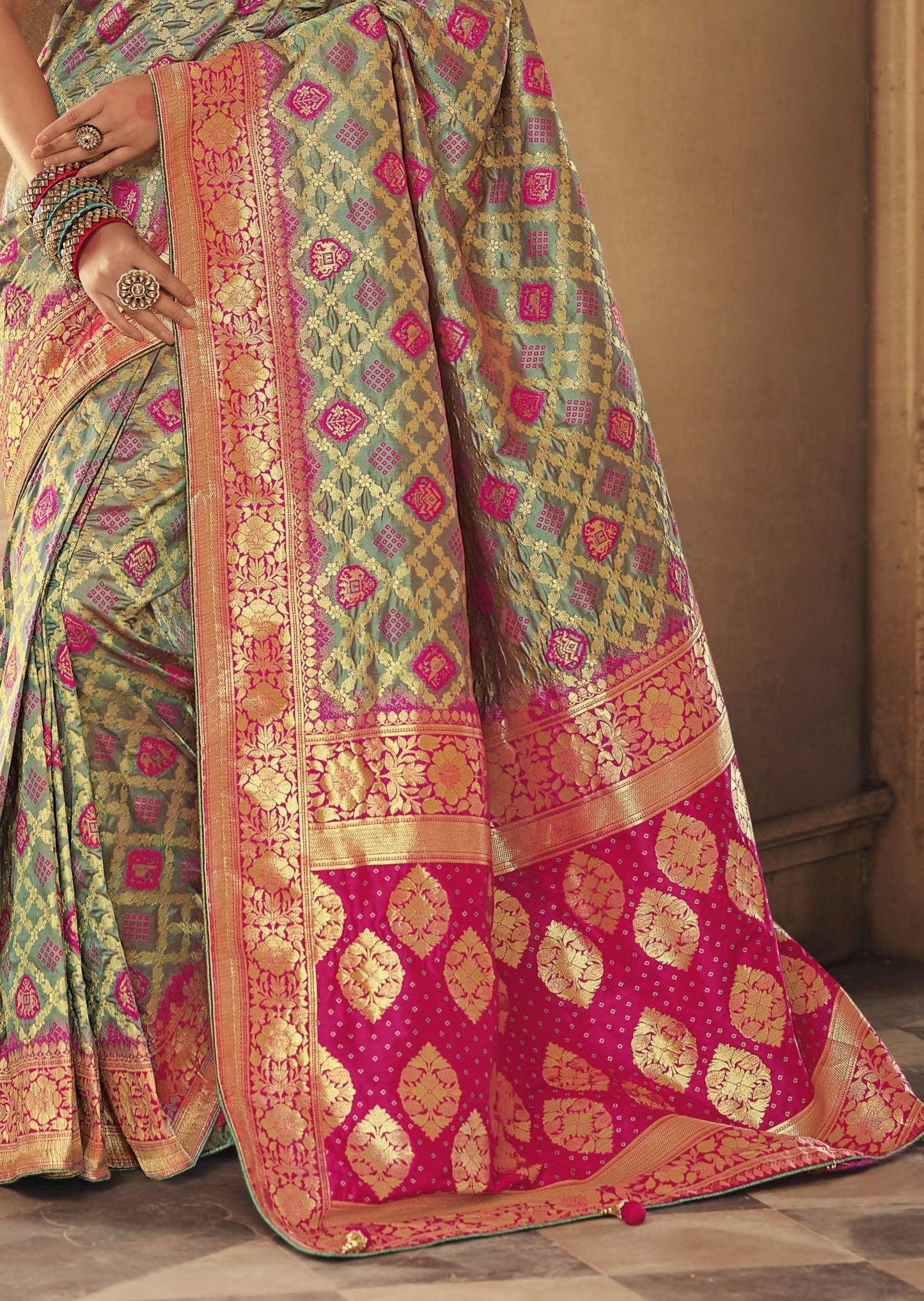 Pure Banarasi Handloom Silk Saree (Pista & Pink)