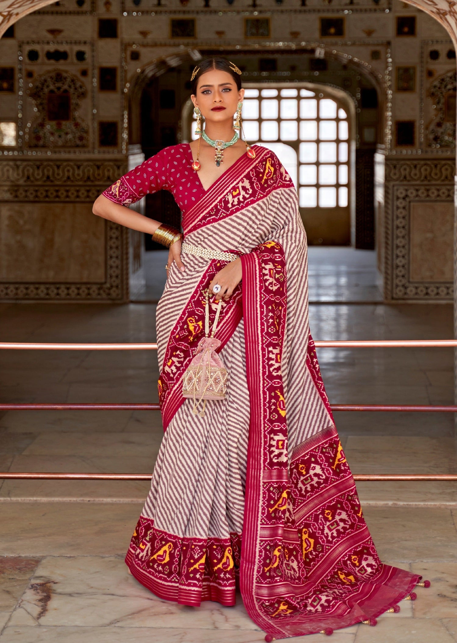 Patola Silk White and Red Ikat Saree â Sunasa