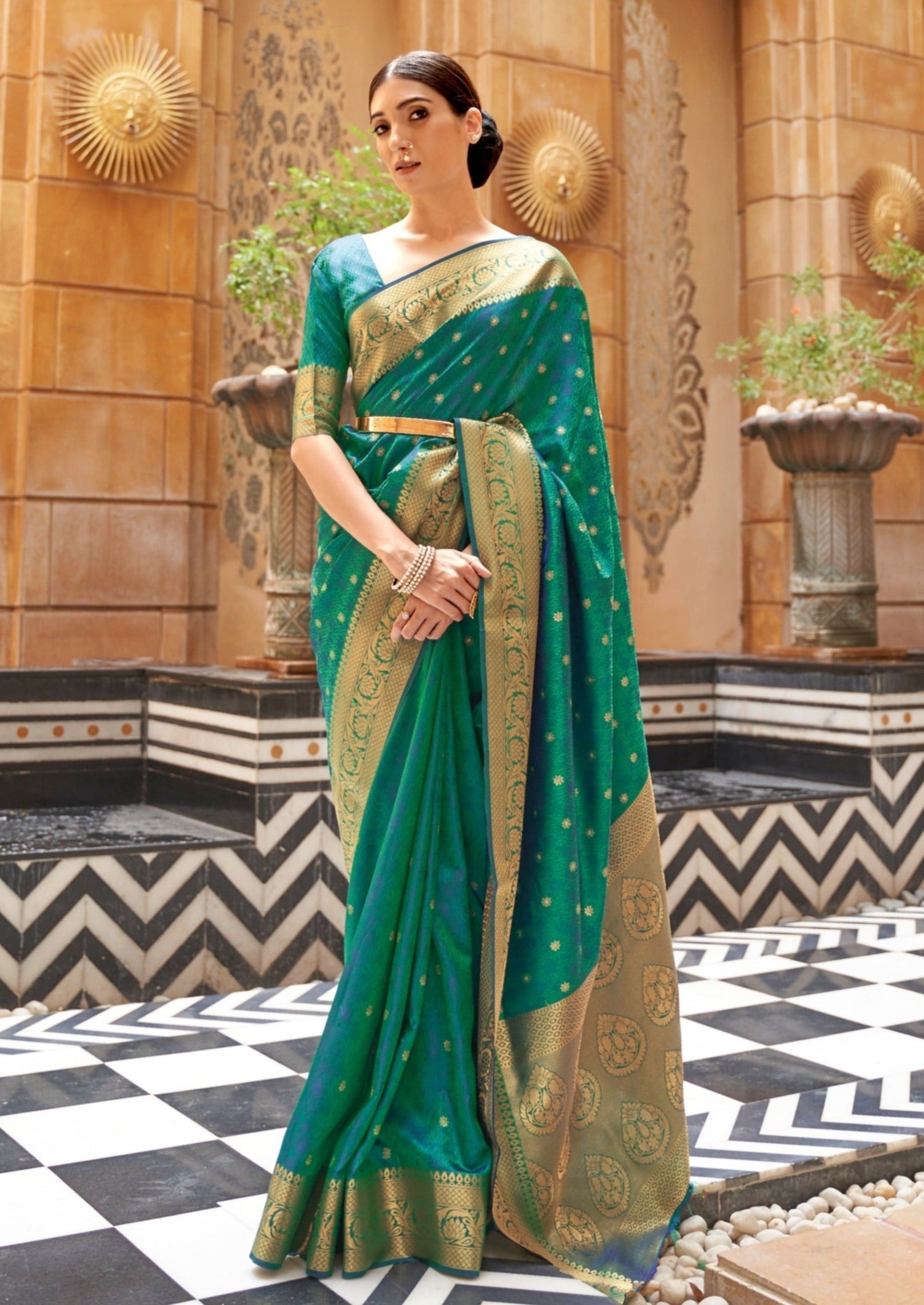 Luxury handloom silk sarees online.