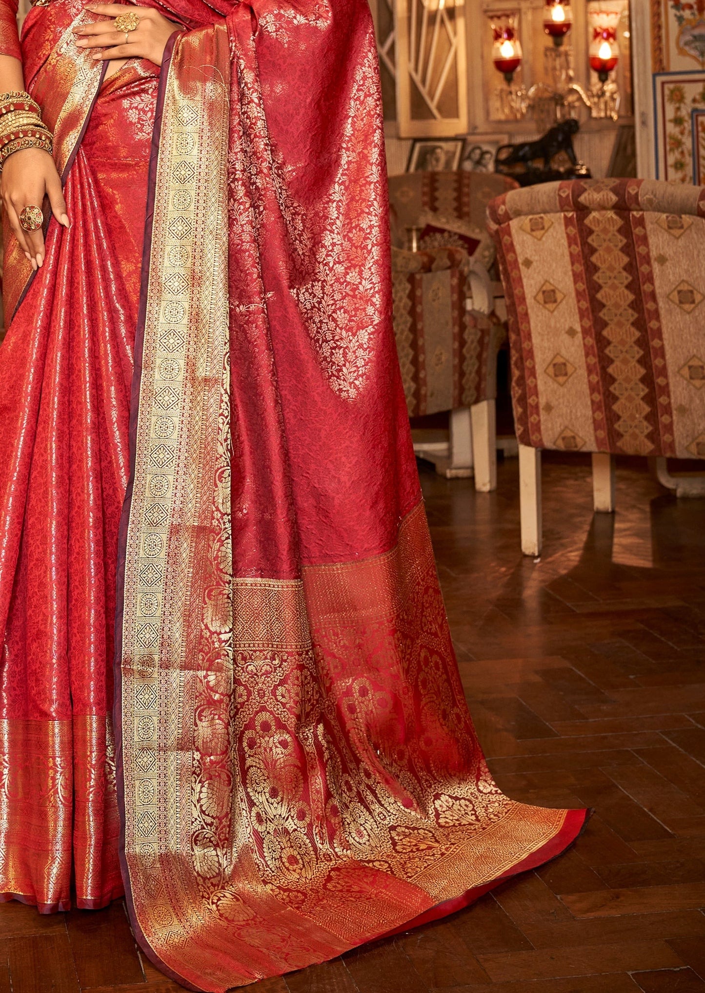 Kanchipuram pattu saree bridal red color online shopping with price.