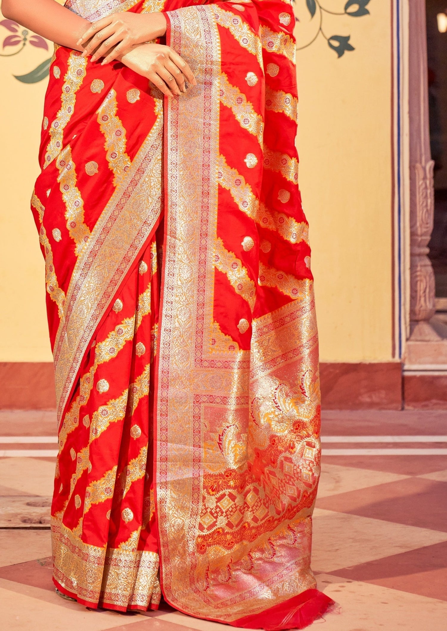 Banarasi saree pallu design online shopping with price india usa uk.
