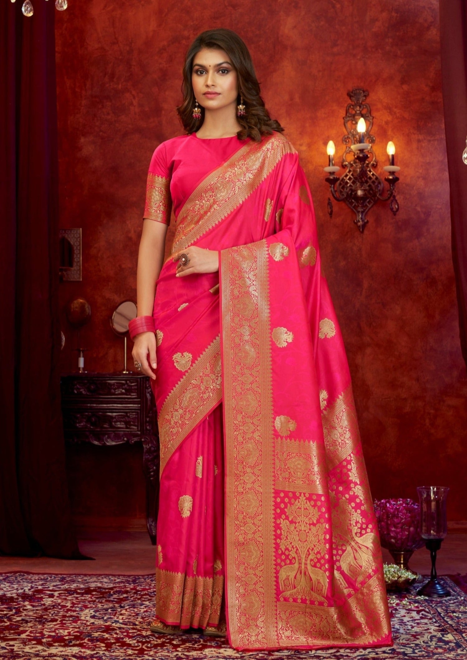 Pure Silk Weaving Handloom Banarasi Saree for wedding.