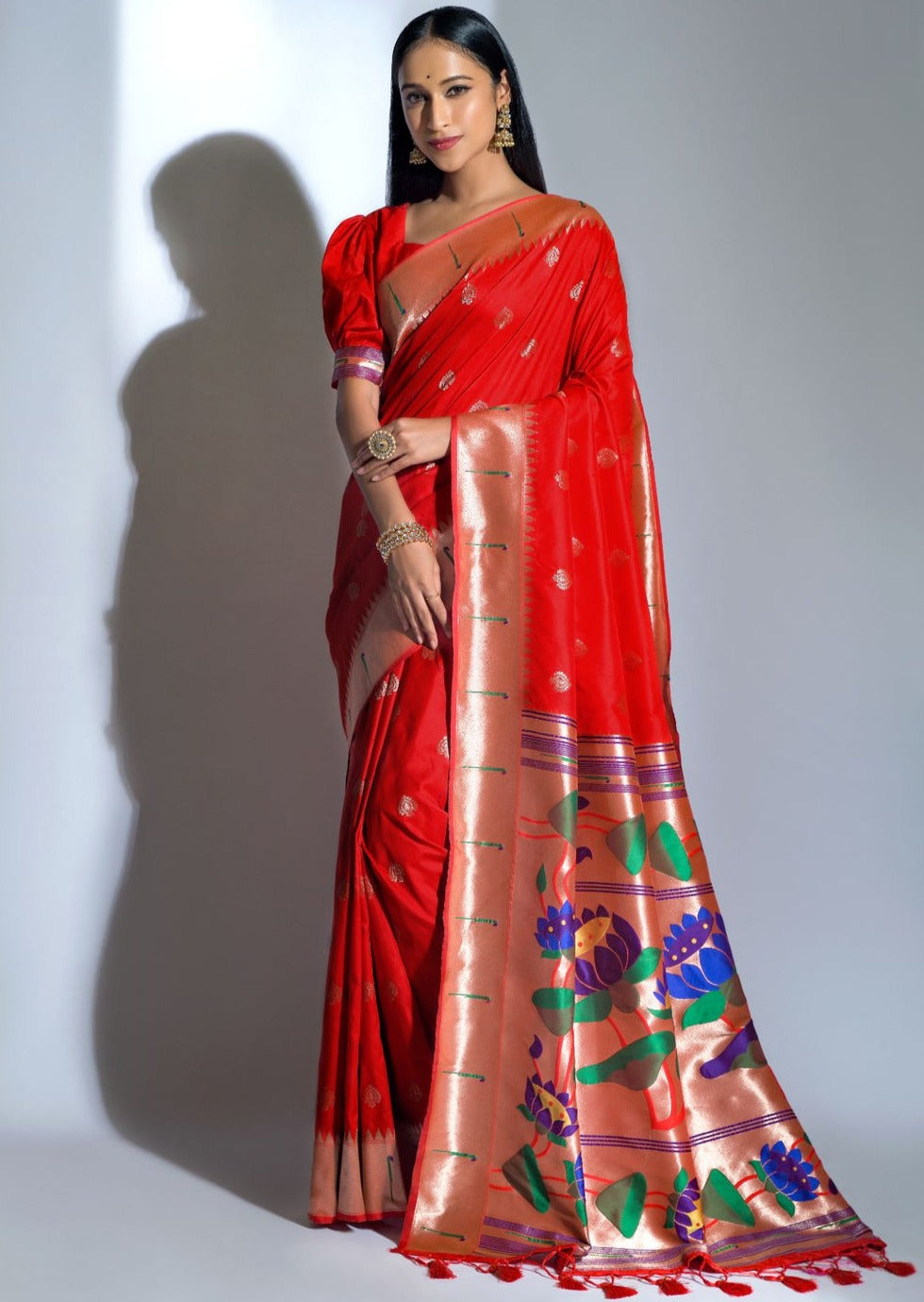 Website image of girl in traditional pure Paithani Silk Handloom Saree